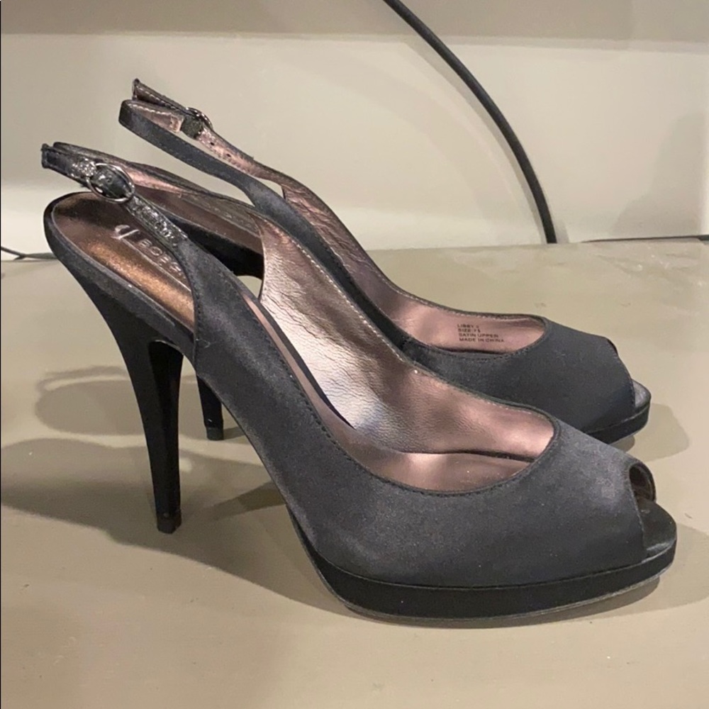 BRAND NEW BCBG SLING BACK HEELS